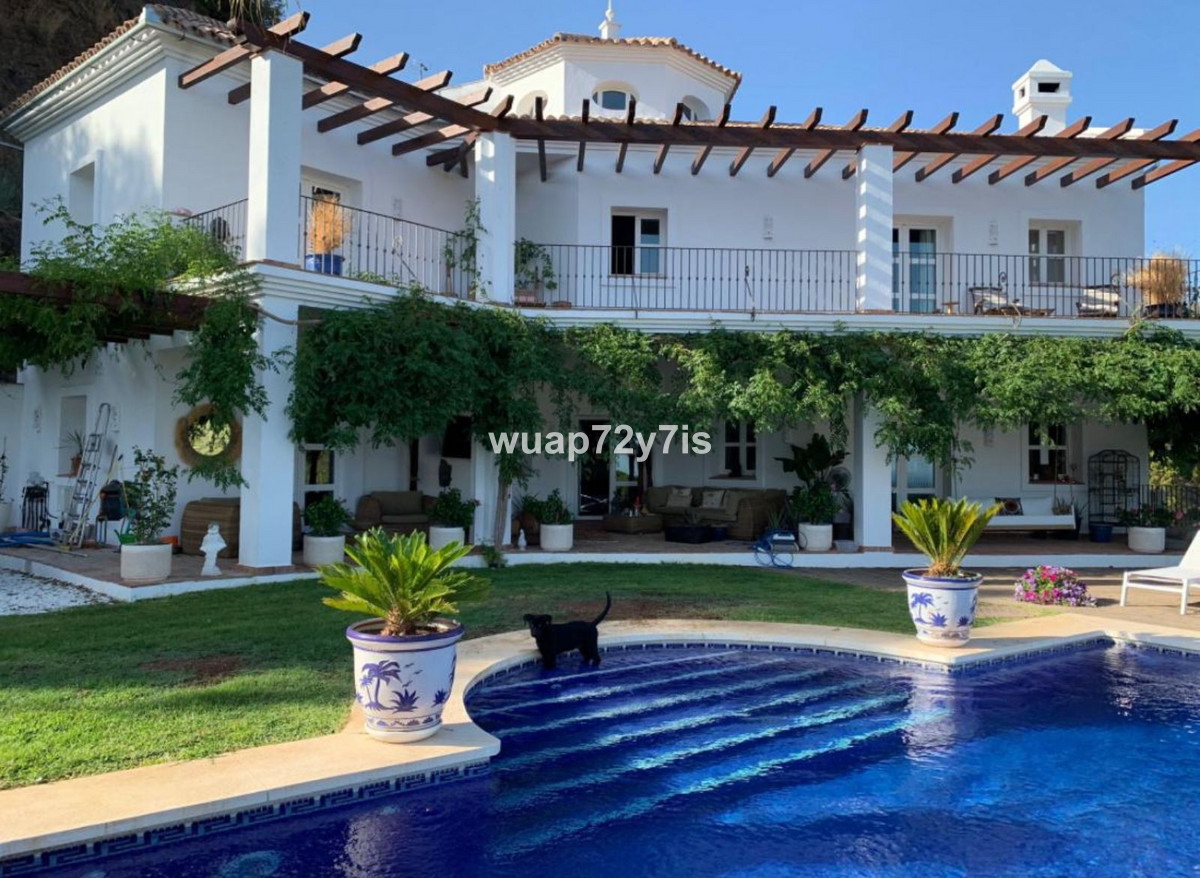 Detached Villa In Benahavís, Costa Del Sol, Spain