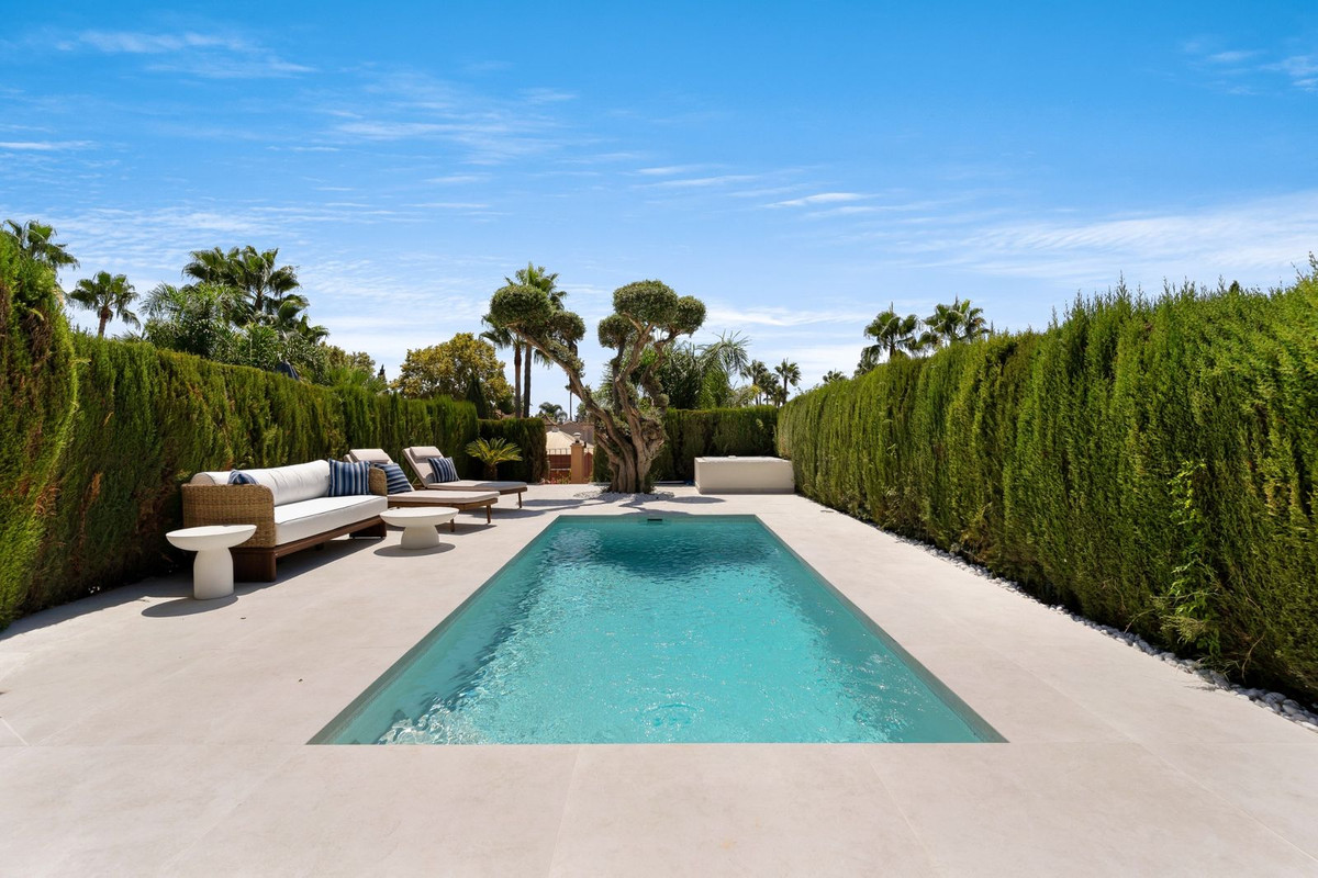 Townhouse In Nueva Andalucía, Costa Del Sol, Spain