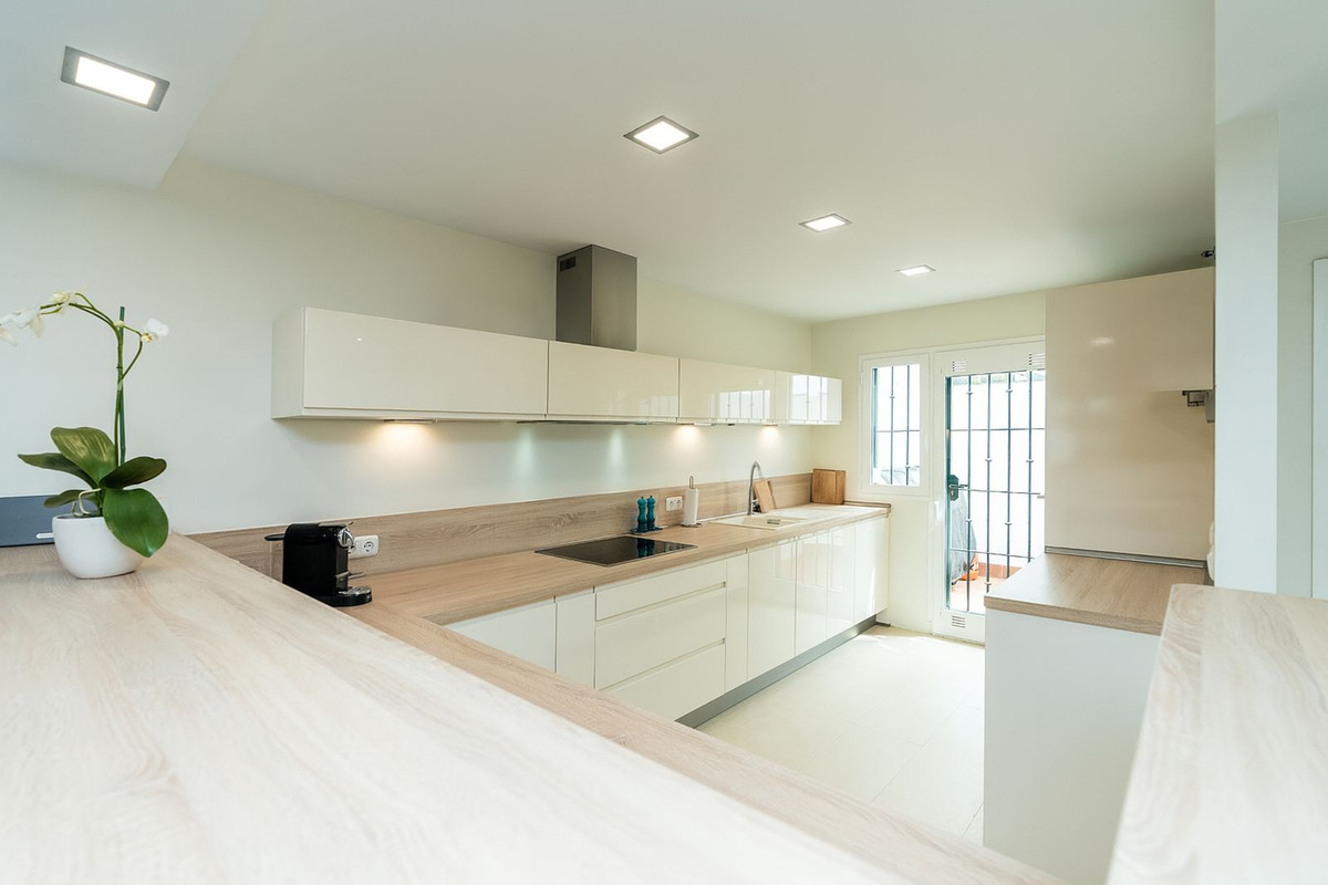 Townhouse In San Pedro De Alcántara, Costa Del Sol, Spain