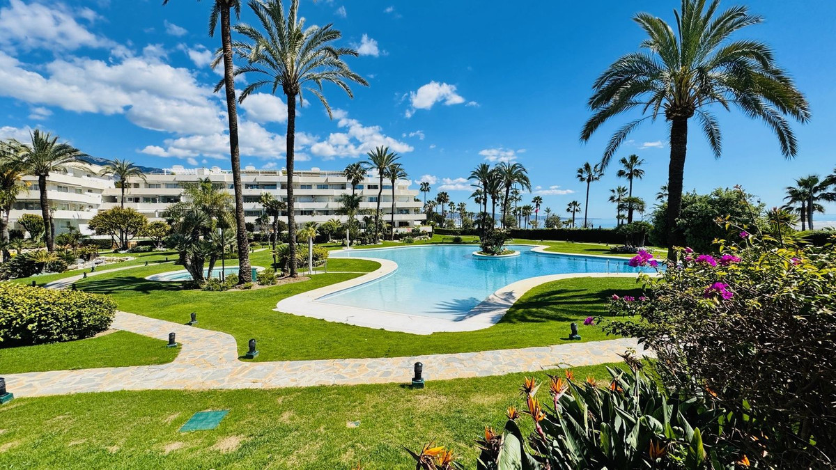 Middle Floor Apartment In Puerto Banús, Costa Del Sol, Spain