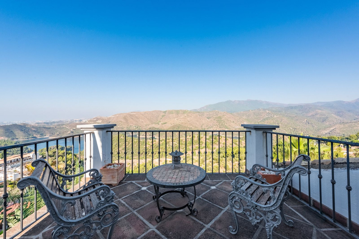 Detached Villa In Istán, Costa Del Sol, Spain