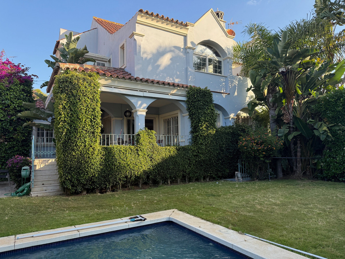 Detached Villa In Puerto Banús, Costa Del Sol, Spain