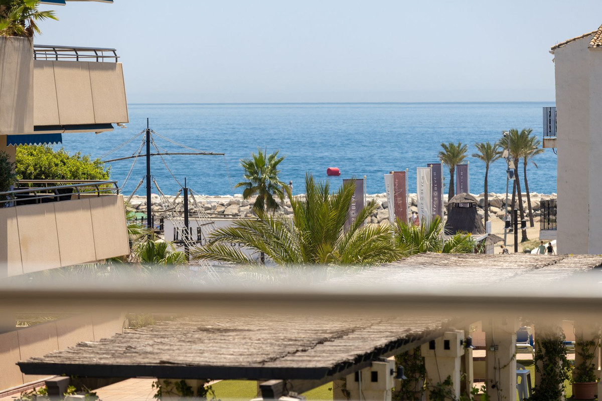 Middle Floor Apartment In Puerto Banús, Costa Del Sol, Spain