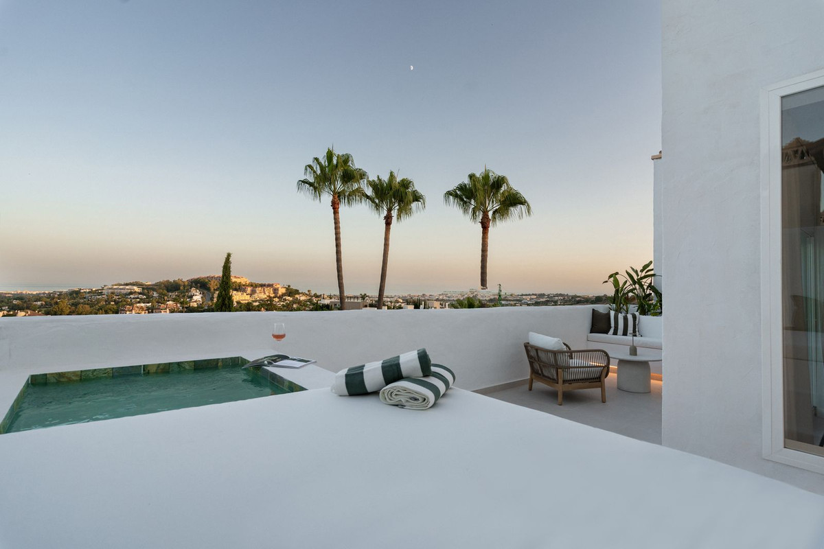 Penthouse Duplex In Nueva Andalucía, Costa Del Sol, Spain