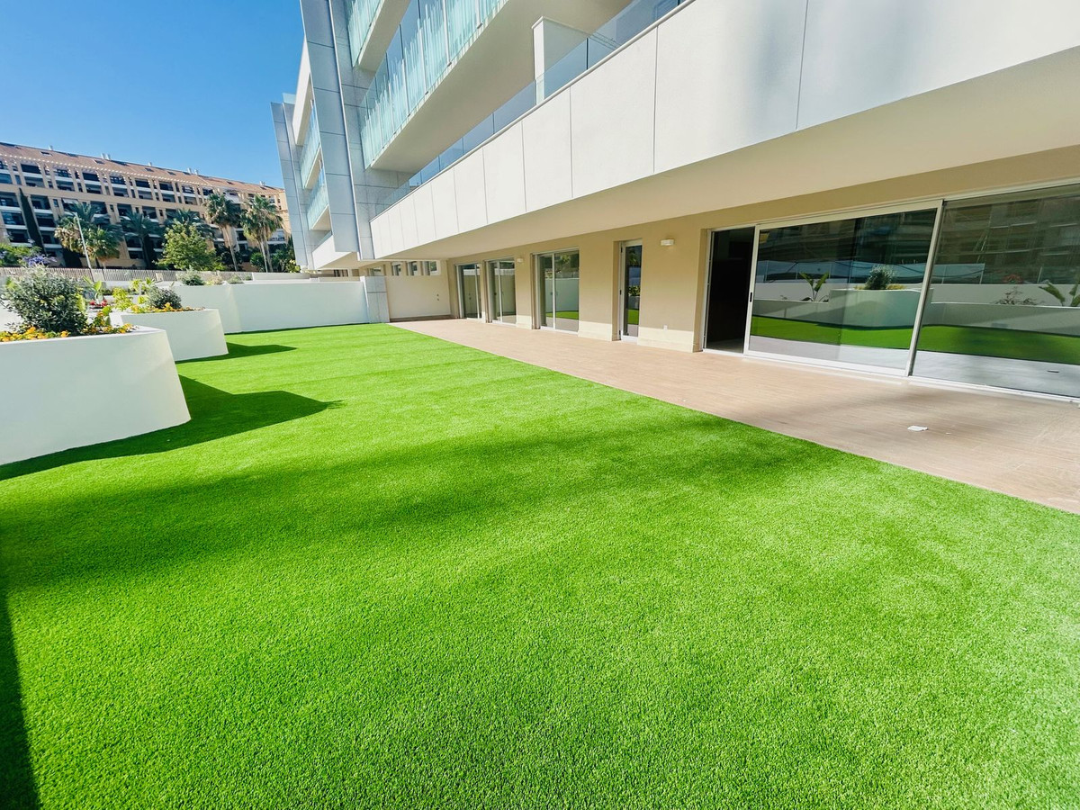 Ground Floor Apartment In San Pedro De Alcántara, Costa Del Sol, Spain