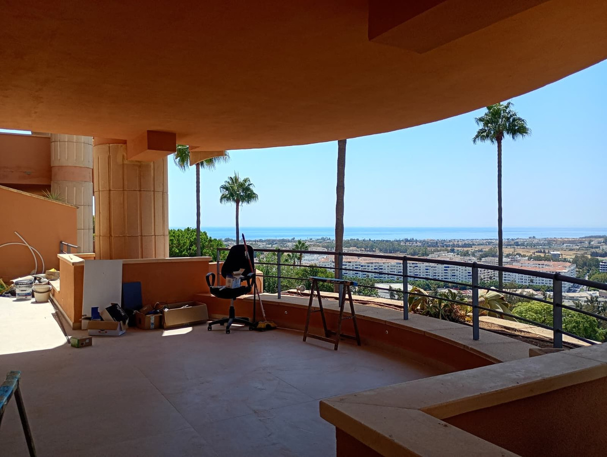 Middle Floor Apartment In Nueva Andalucía, Costa Del Sol, Spain