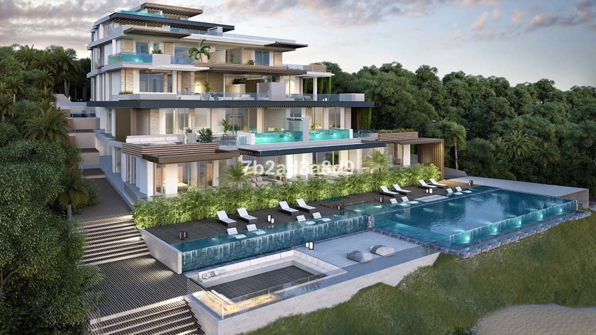 Middle Floor Apartment In Estepona, Costa Del Sol, Spain