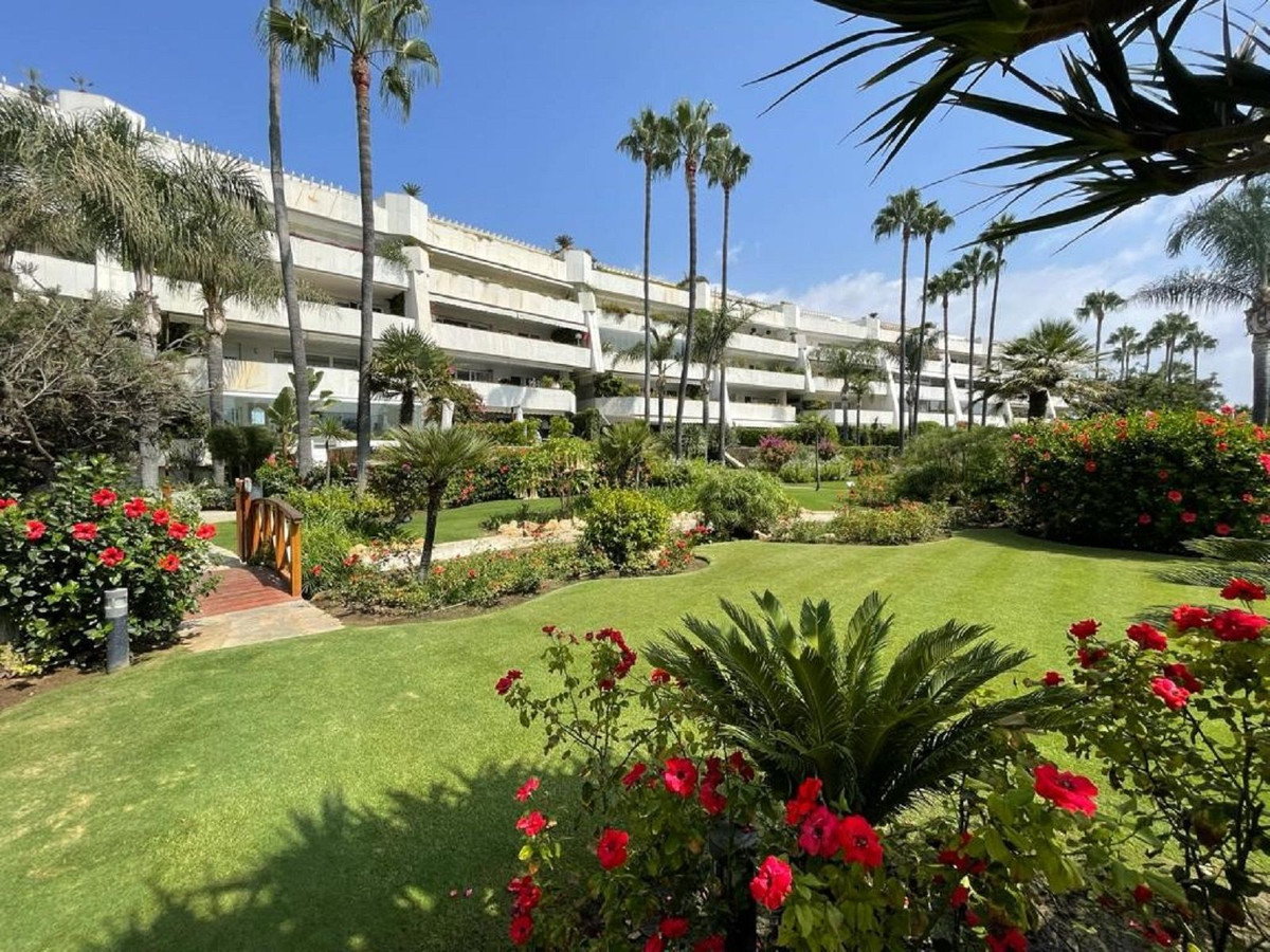 Middle Floor Apartment In Puerto Banús, Costa Del Sol, Spain