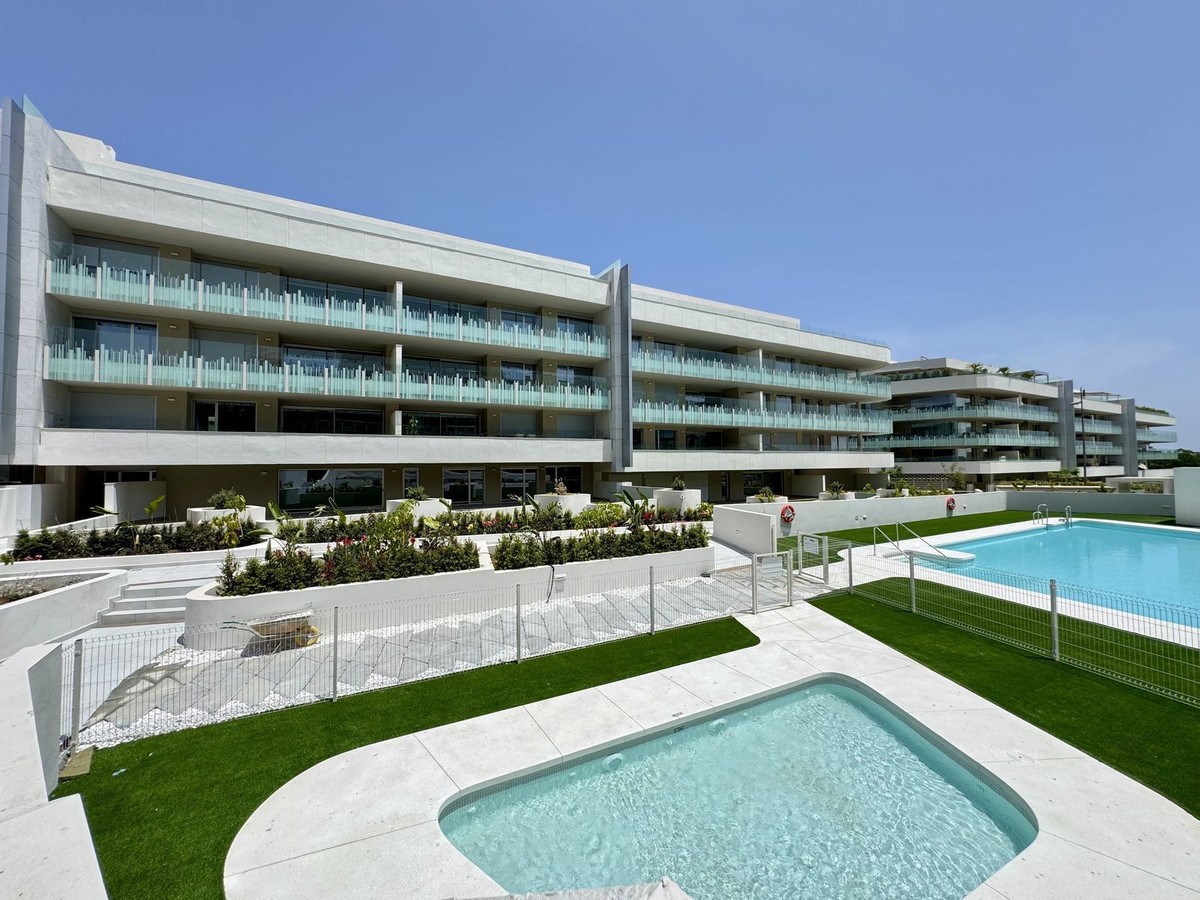 Ground Floor Apartment In San Pedro De Alcántara, Costa Del Sol, Spain