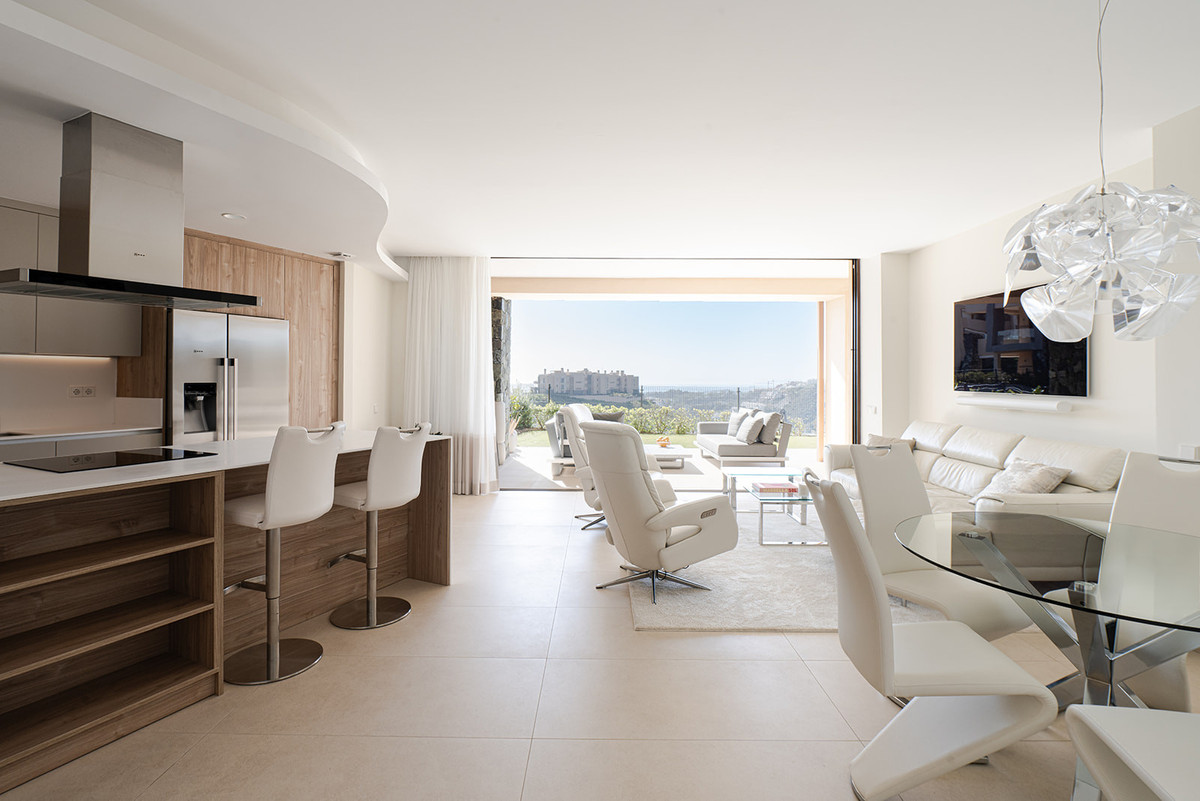 Middle Floor Apartment In Benahavís, Costa Del Sol, Spain