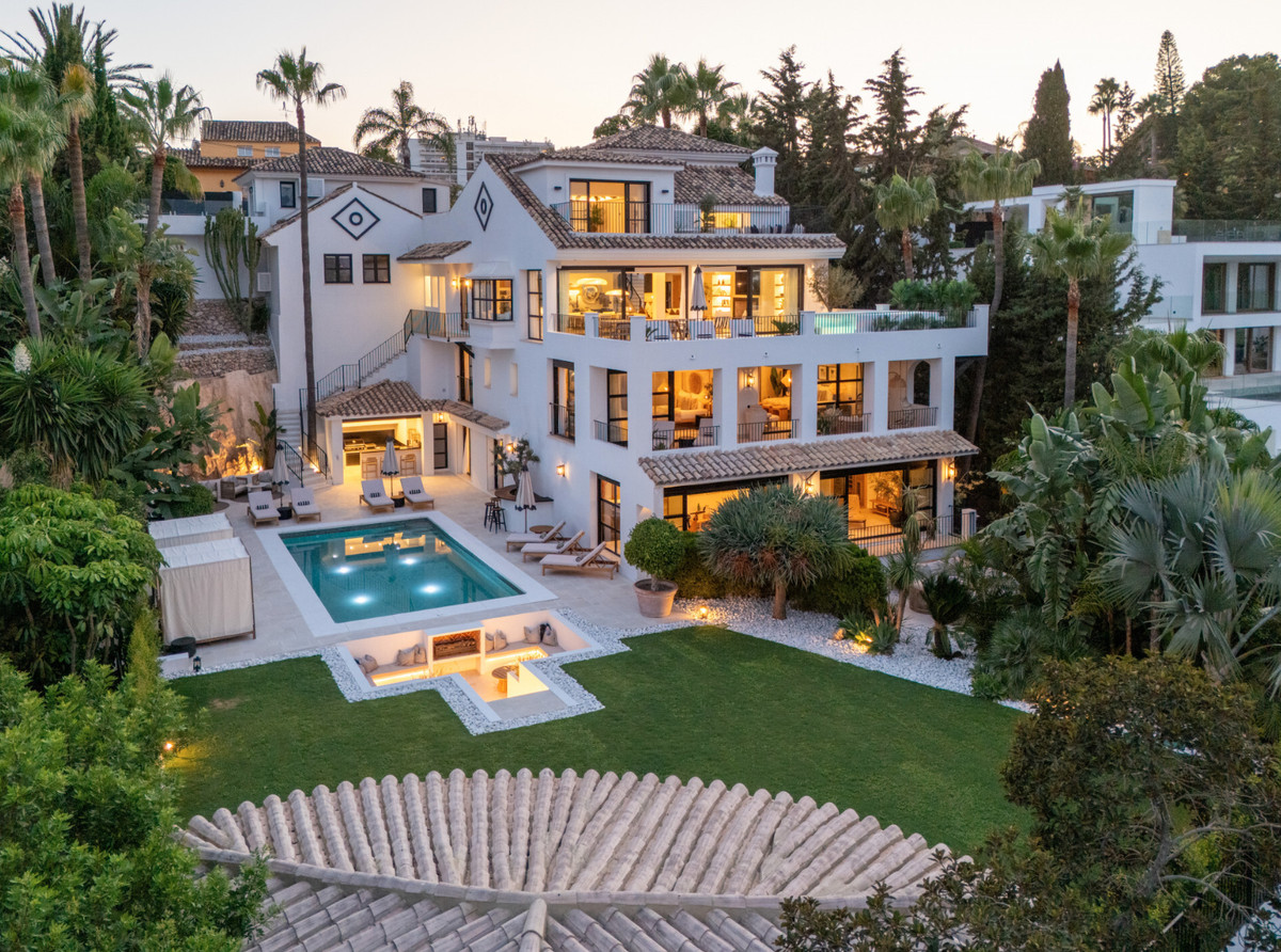 Detached Villa In Nueva Andalucía, Costa Del Sol, Spain