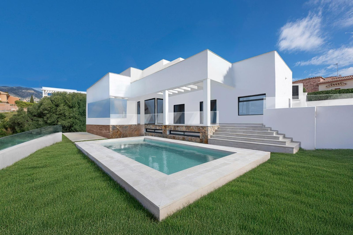 Detached Villa In El Coto, Costa Del Sol, Spain