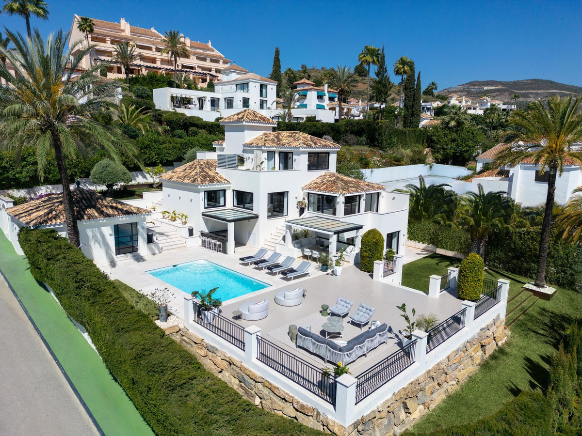 Detached Villa In Nueva Andalucía, Costa Del Sol, Spain