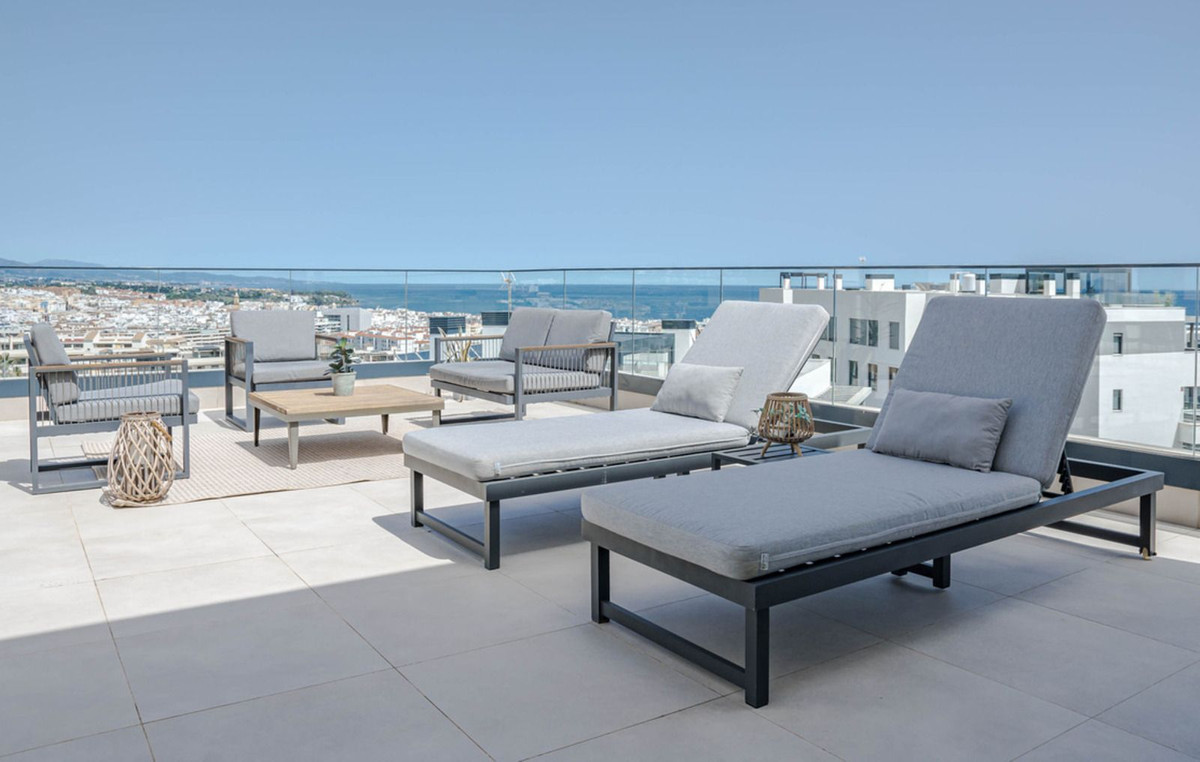 Penthouse In Estepona, Costa Del Sol, Spain