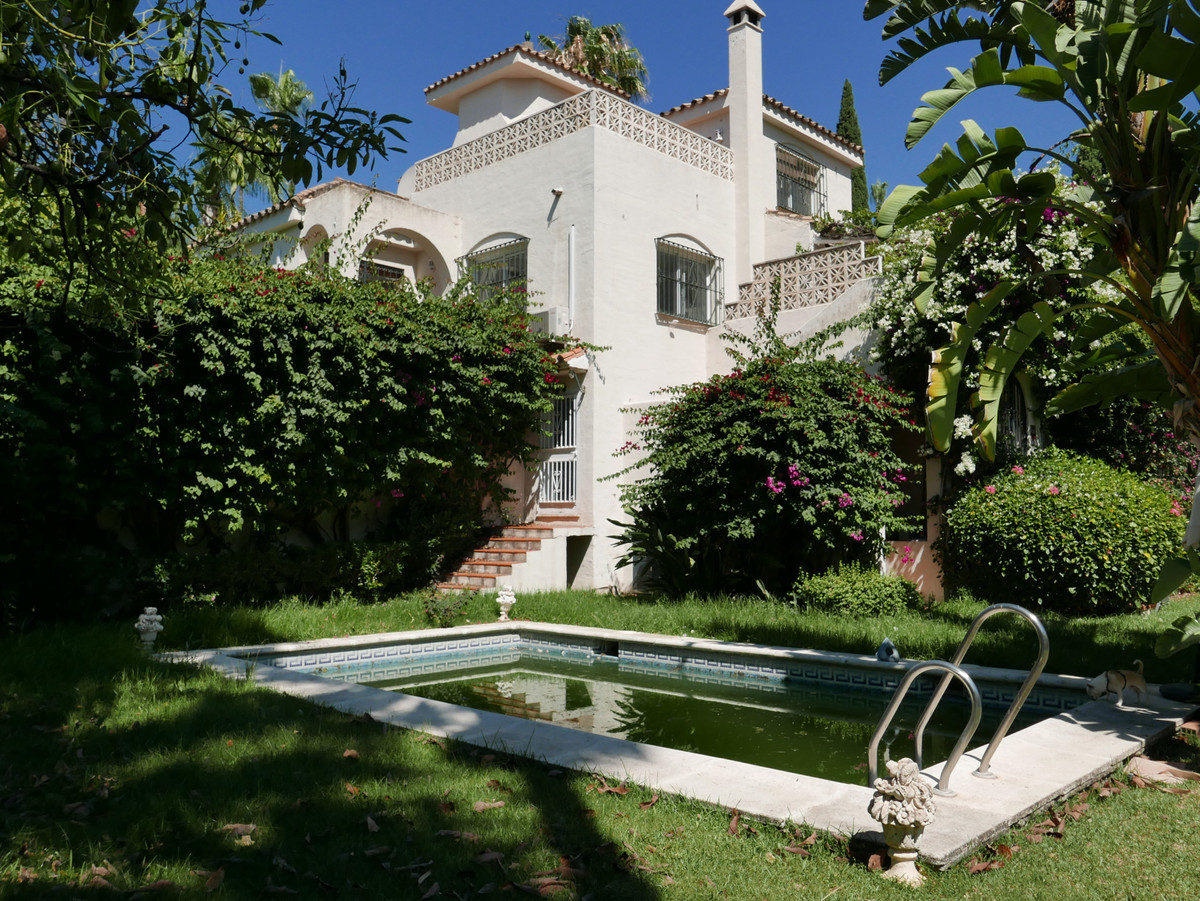 Detached Villa In Nueva Andalucía, Costa Del Sol, Spain
