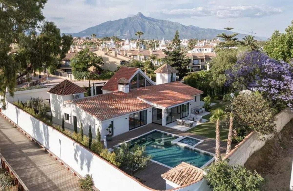 Detached Villa In Puerto Banús, Costa Del Sol, Spain
