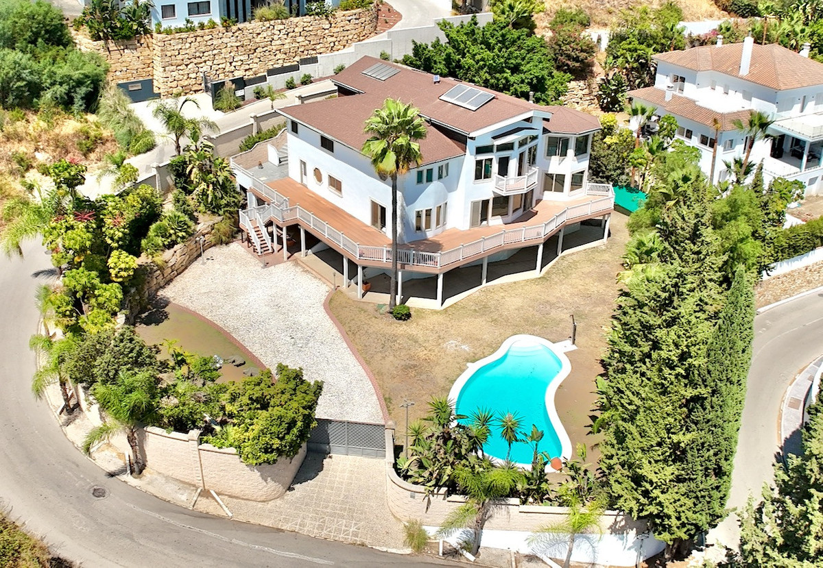 Detached Villa In Benahavís, Costa Del Sol, Spain