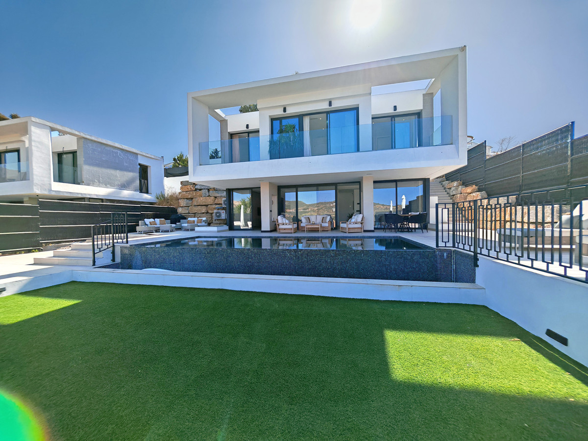 Detached Villa In Estepona, Costa Del Sol, Spain
