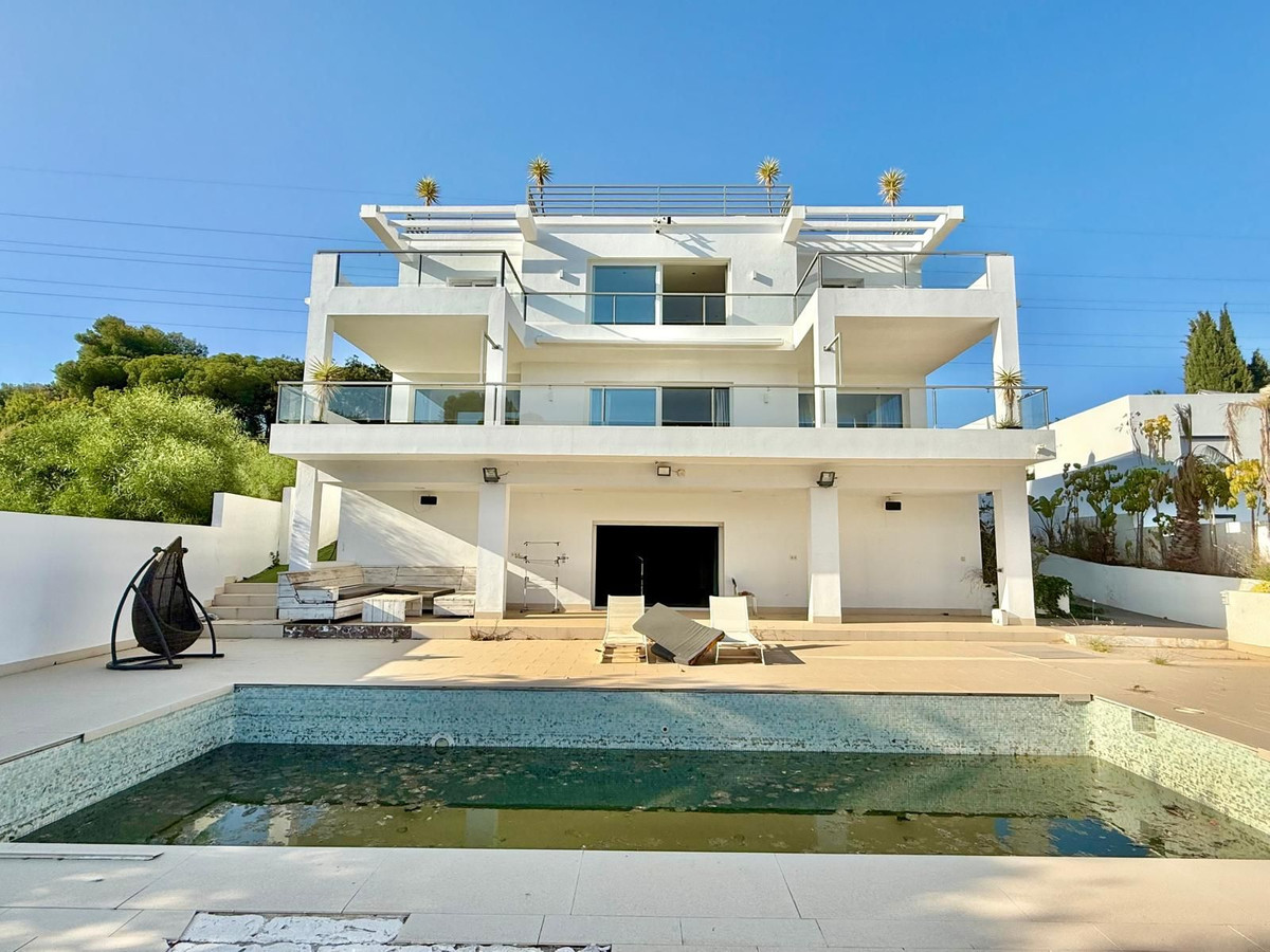 Detached Villa In El Rosario, Costa Del Sol, Spain