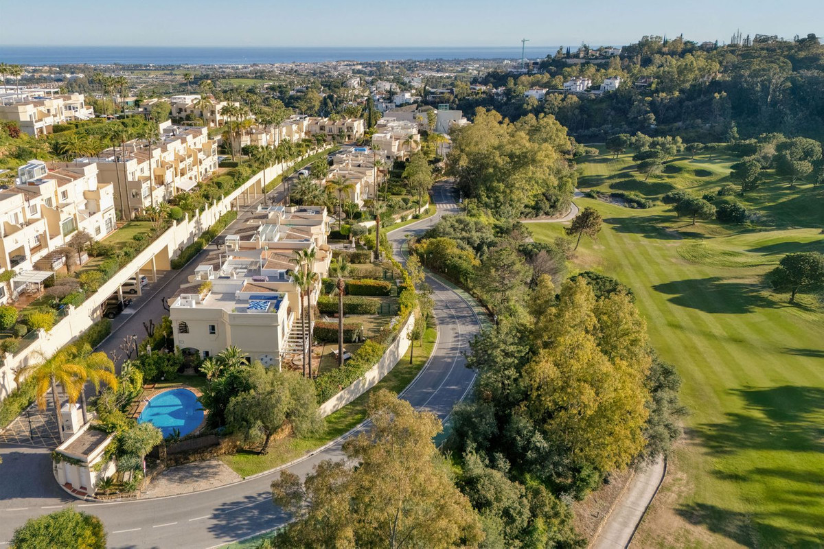 Semi-detached House In La Quinta, Costa Del Sol, Spain