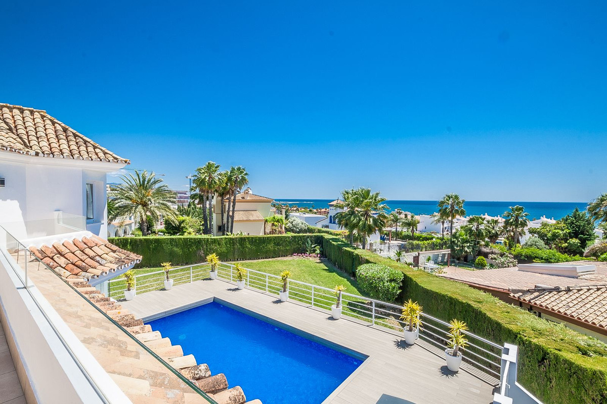 Detached Villa In Estepona, Costa Del Sol, Spain
