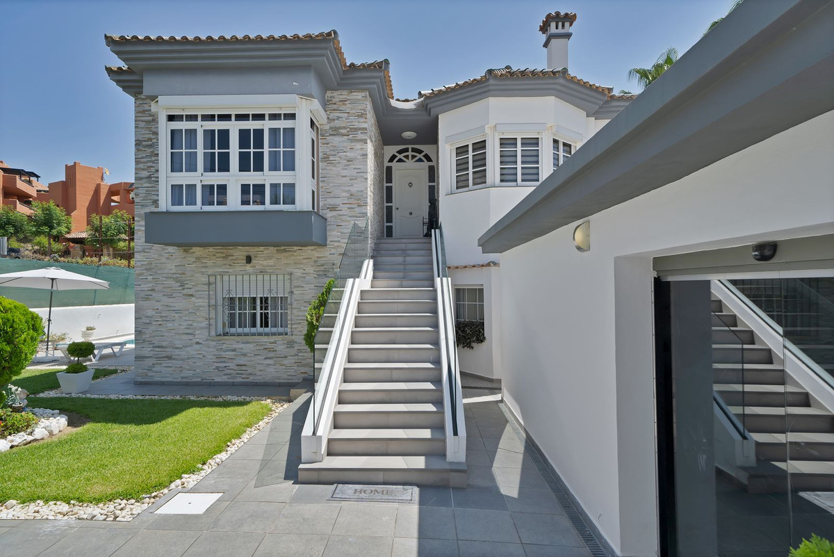 Detached Villa In Estepona, Costa Del Sol, Spain