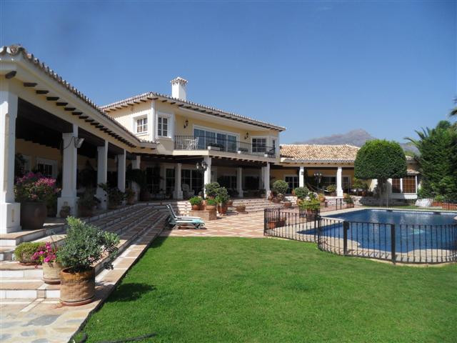 Detached Villa In La Quinta, Costa Del Sol, Spain