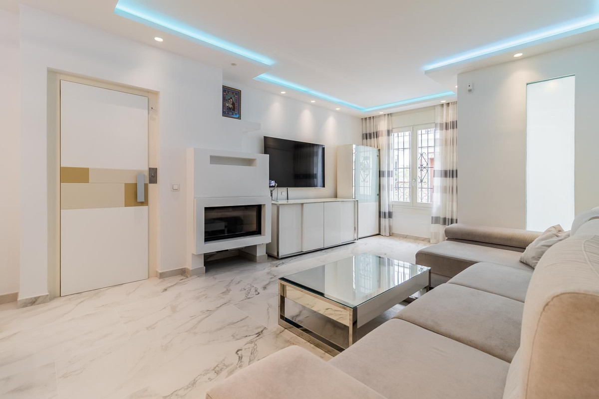 Townhouse In Estepona, Costa Del Sol, Spain