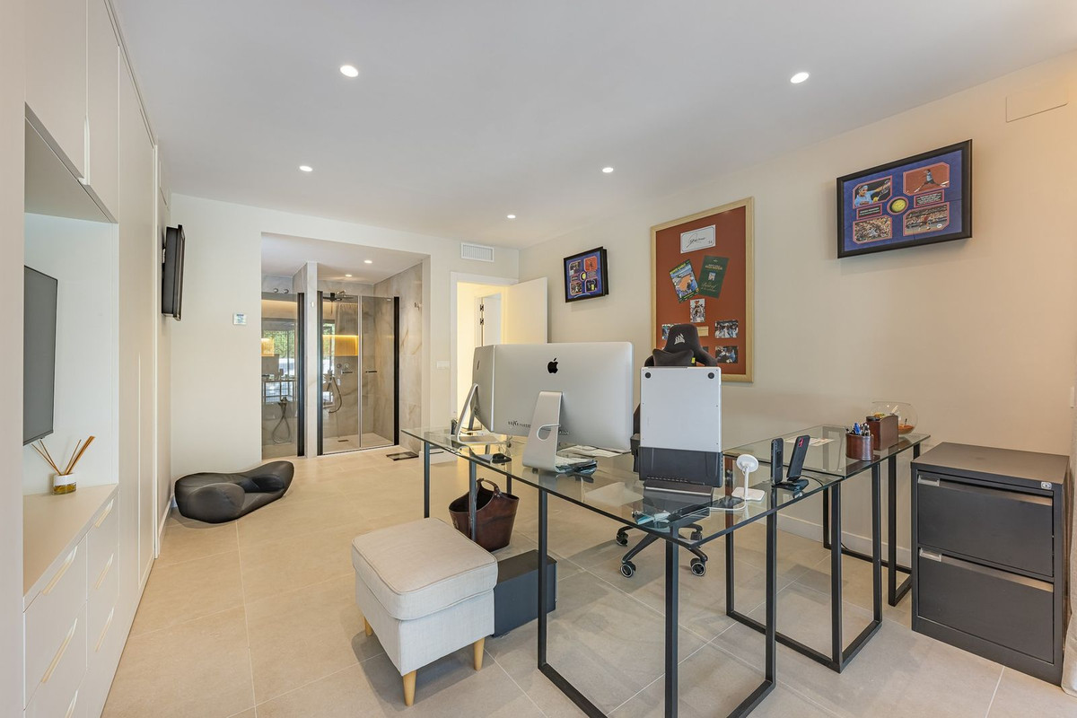 Middle Floor Apartment In Marbella, Costa Del Sol, Spain