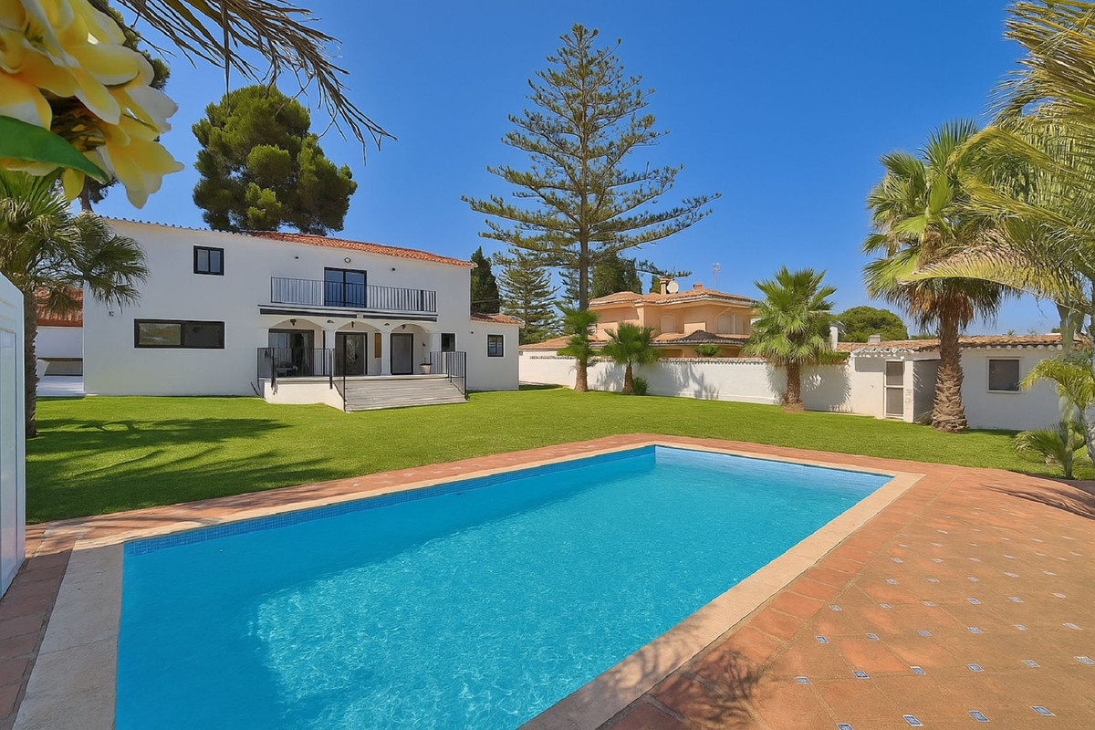 Detached Villa In El Coto, Costa Del Sol, Spain