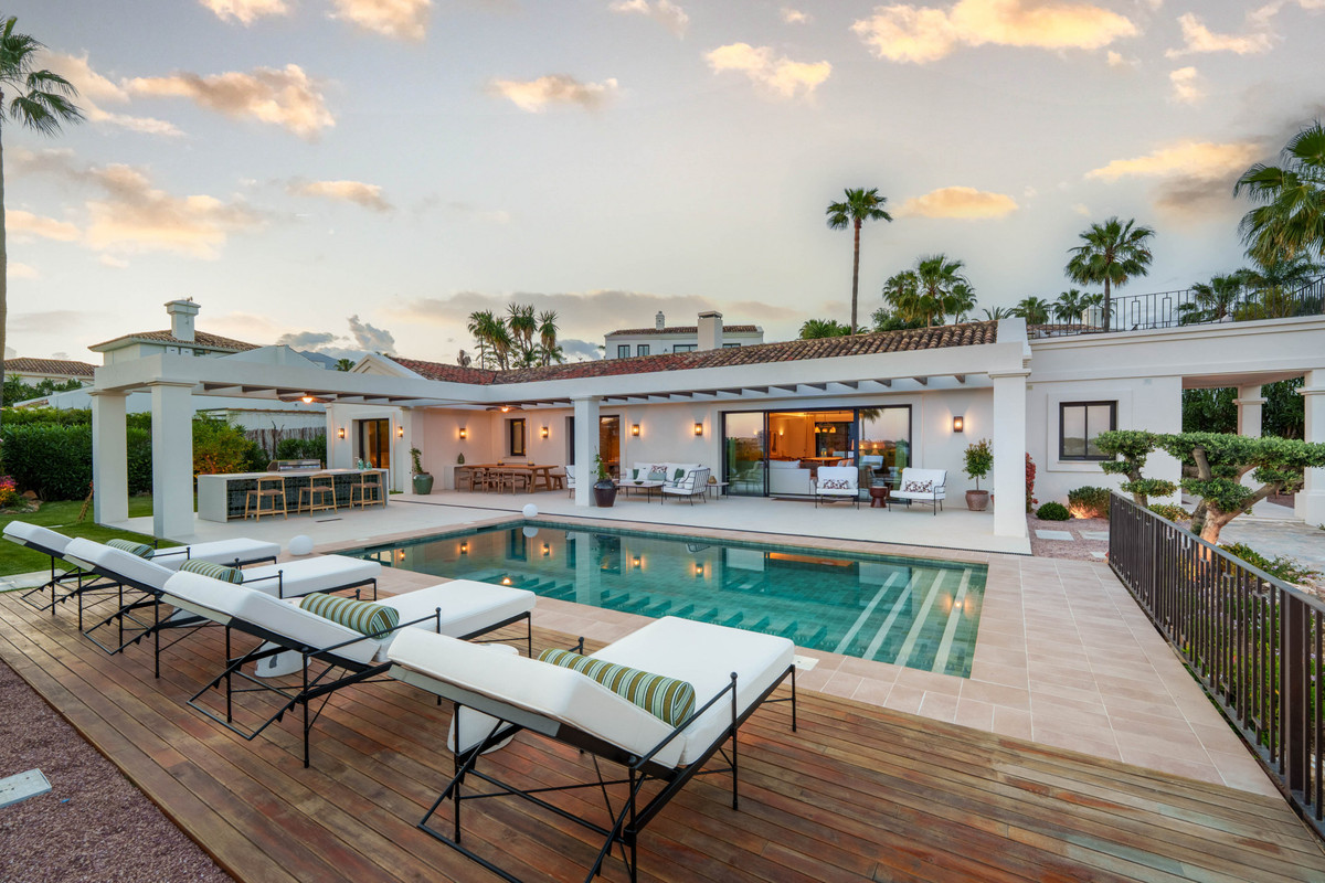 Detached Villa In Nueva Andalucía, Costa Del Sol, Spain