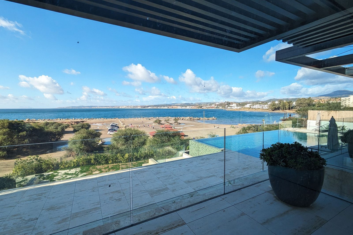 Ground Floor Apartment In Estepona, Costa Del Sol, Spain