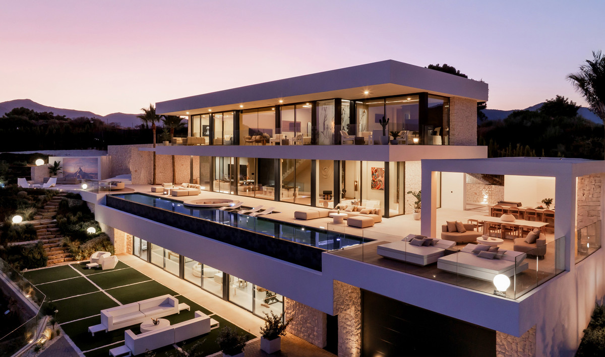 Detached Villa In Benahavís, Costa Del Sol, Spain