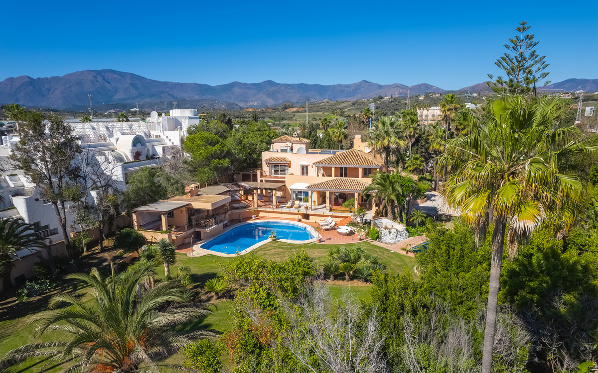 Detached Villa In New Golden Mile, Costa Del Sol, Spain