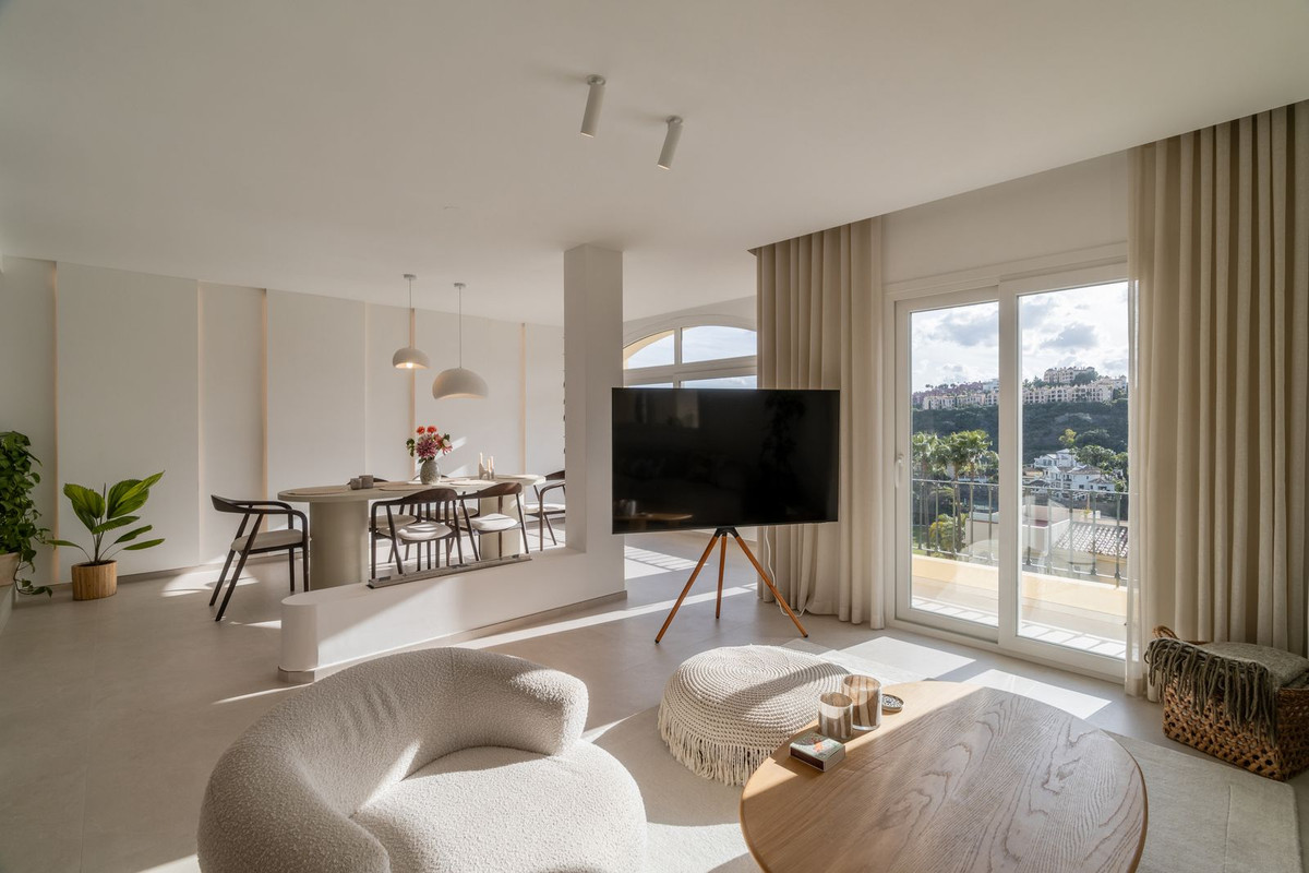 Penthouse Duplex In La Quinta, Costa Del Sol, Spain