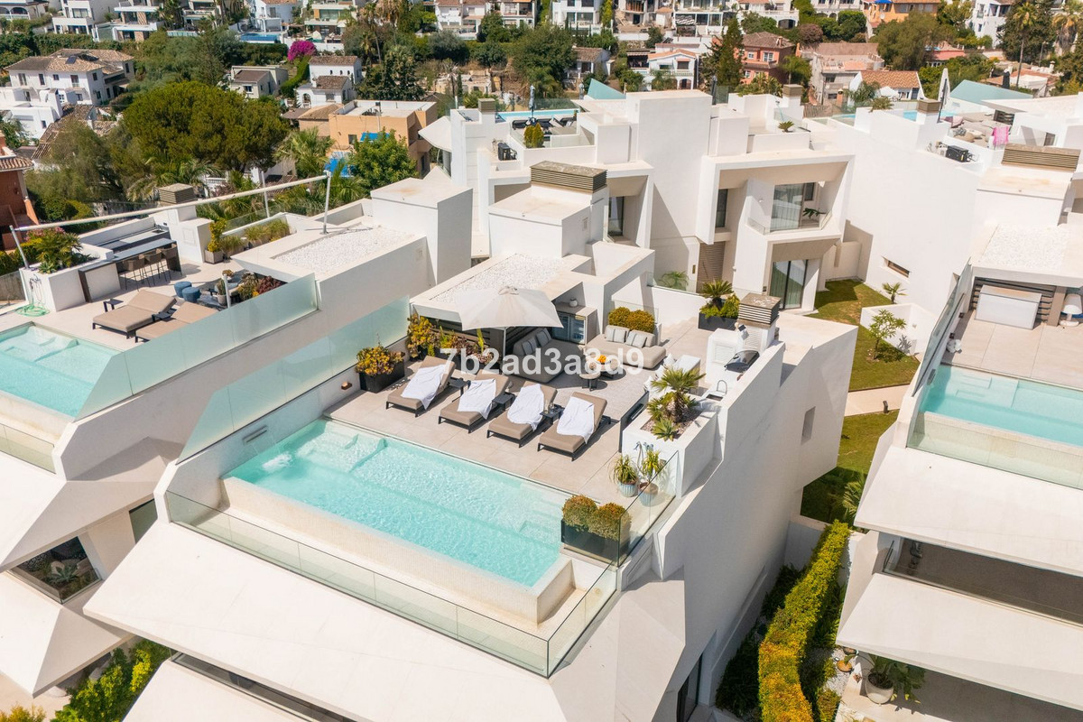 Detached Villa In Nueva Andalucía, Costa Del Sol, Spain