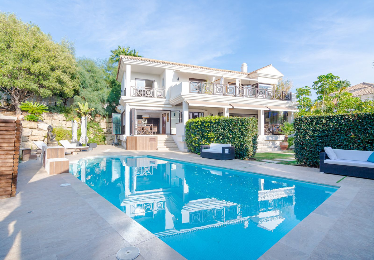 Detached Villa In Nueva Andalucía, Costa Del Sol, Spain