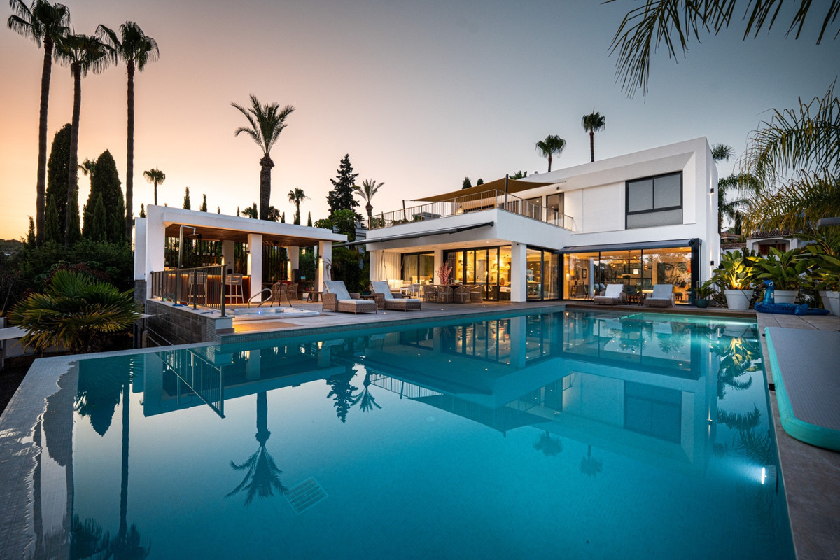 Detached Villa In Nueva Andalucía, Costa Del Sol, Spain