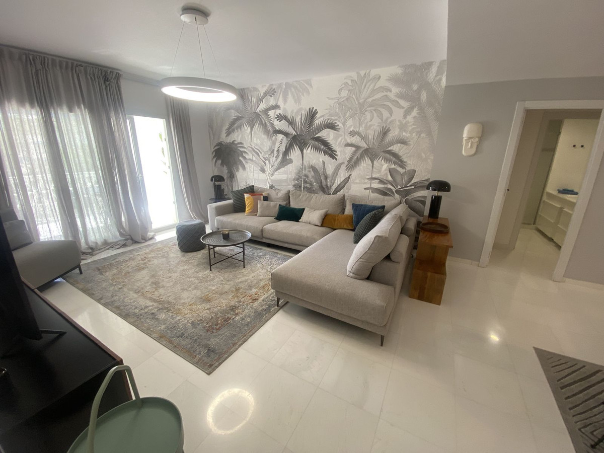 Middle Floor Apartment In Puerto Banús, Costa Del Sol, Spain