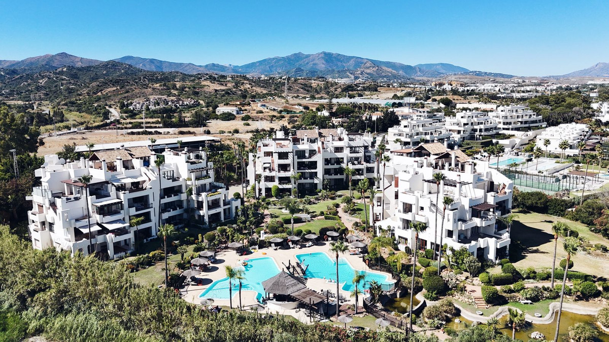 Ground Floor Apartment In Estepona, Costa Del Sol, Spain