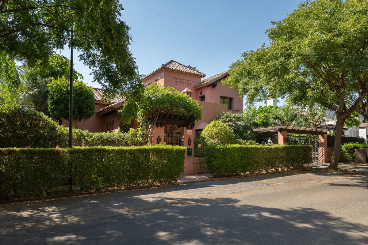 Detached Villa In Estepona, Costa Del Sol, Spain