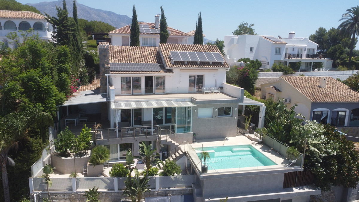 Detached Villa In Nueva Andalucía, Costa Del Sol, Spain