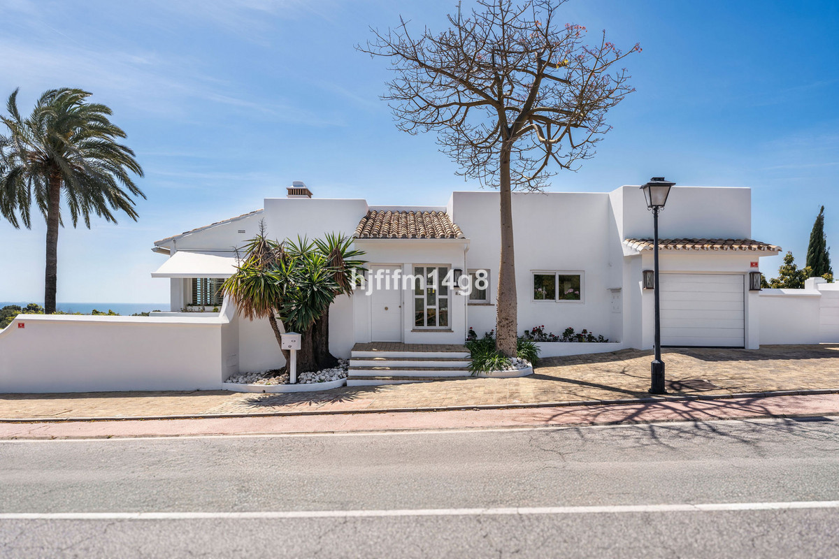 Detached Villa In Nueva Andalucía, Costa Del Sol, Spain