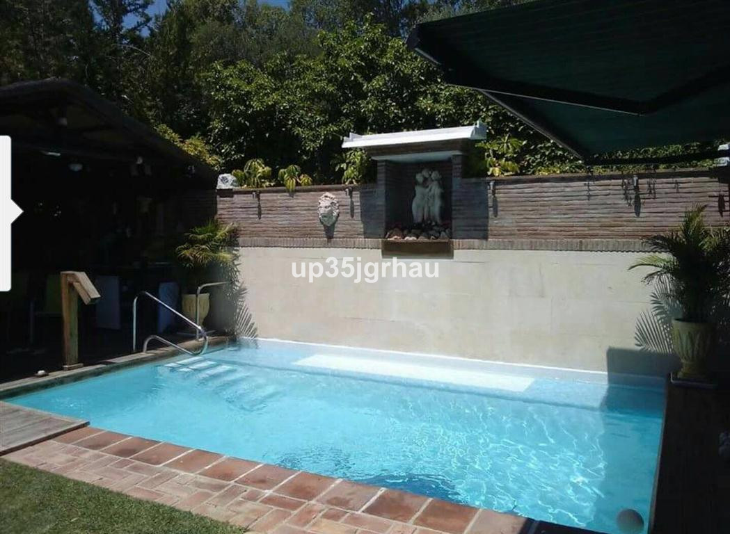 Ground Floor Apartment In Estepona, Costa Del Sol, Spain