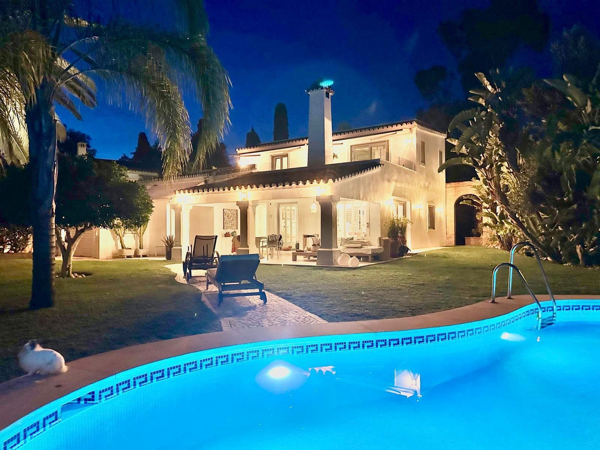 Detached Villa In La Quinta, Costa Del Sol, Spain