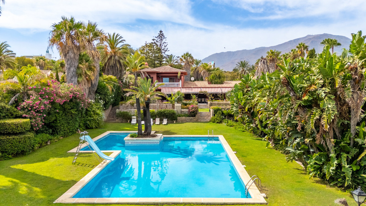 Detached Villa In Estepona, Costa Del Sol, Spain