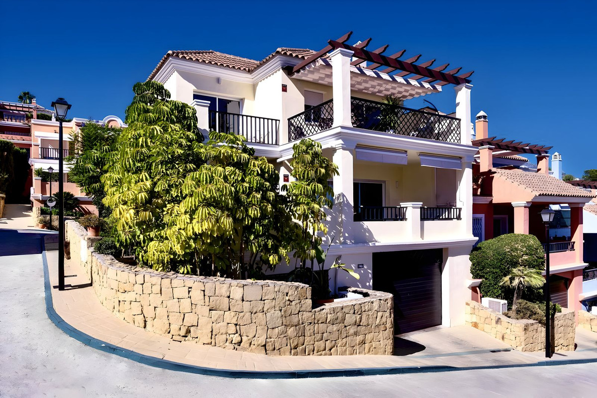 Townhouse In Nueva Andalucía, Costa Del Sol, Spain