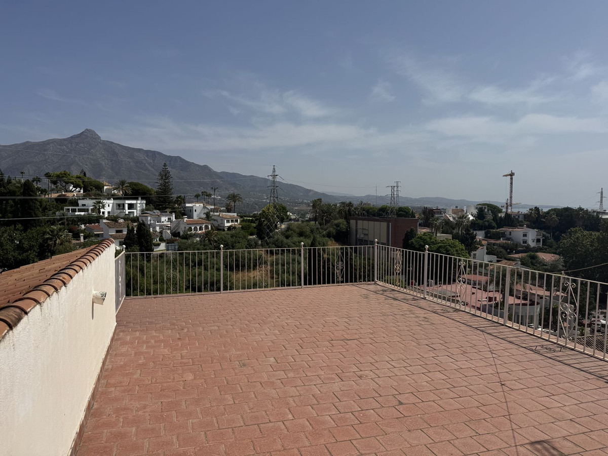 Detached Villa In Nueva Andalucía, Costa Del Sol, Spain
