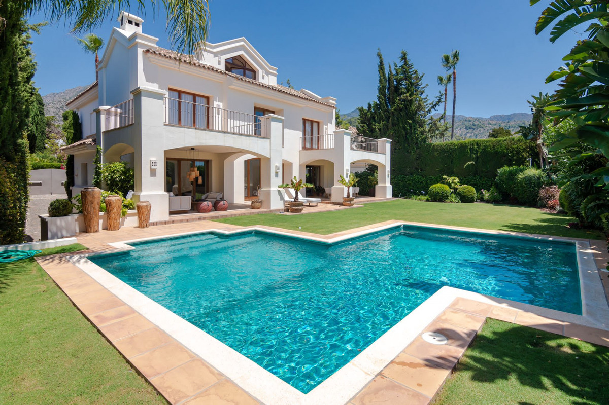Detached Villa in The Golden Mile